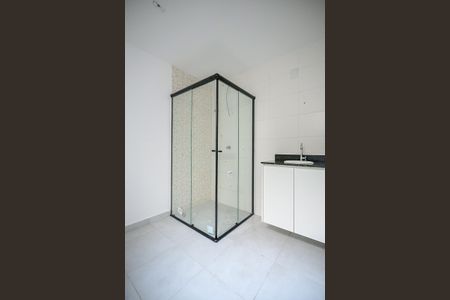 Banheiro de kitnet/studio para alugar com 1 quarto, 39m² em Vila Ernesto, São Paulo