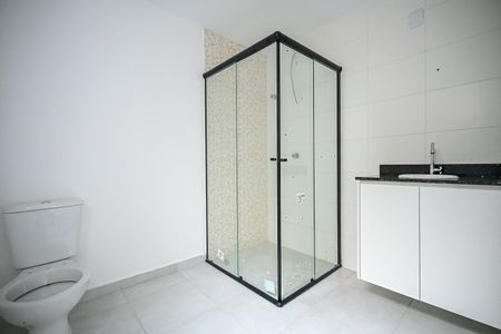 Banheiro de kitnet/studio para alugar com 1 quarto, 39m² em Vila Ernesto, São Paulo