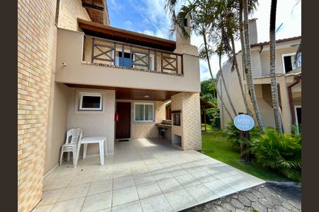 Casa de condomínio para alugar com 120m², 2 quartos e 2 vagas Casa de condomínio para alugar com 120m², 2 quartos e 2 vagasFachada