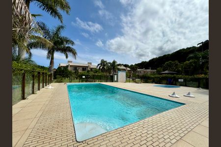 Casa de condomínio para alugar com 120m², 2 quartos e 2 vagas Casa de condomínio para alugar com 120m², 2 quartos e 2 vagasÁrea comum - Piscina