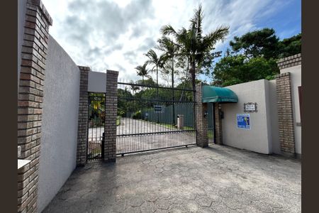 Casa de condomínio para alugar com 120m², 2 quartos e 2 vagas Casa de condomínio para alugar com 120m², 2 quartos e 2 vagasFachada