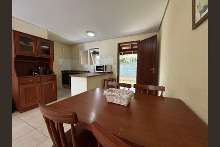 Casa de condomínio para alugar com 120m², 2 quartos e 2 vagas Casa de condomínio para alugar com 120m², 2 quartos e 2 vagasCozinha