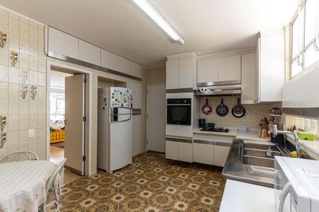 Apartamento à venda com 250m², 3 quartos e 3 vagas Apartamento à venda com 250m², 3 quartos e 3 vagasCozinha