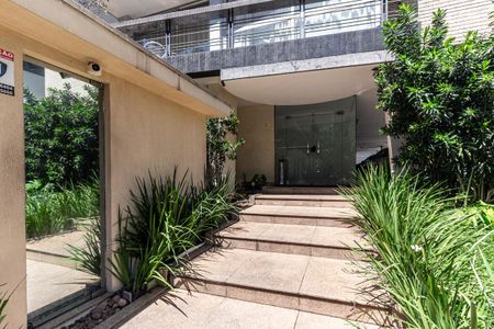 Apartamento à venda com 250m², 3 quartos e 3 vagas Apartamento à venda com 250m², 3 quartos e 3 vagasFachada