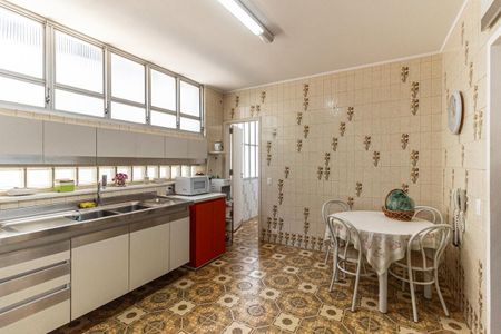 Apartamento à venda com 250m², 3 quartos e 3 vagas Apartamento à venda com 250m², 3 quartos e 3 vagasCozinha