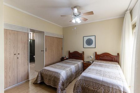 Apartamento à venda com 250m², 3 quartos e 3 vagas Apartamento à venda com 250m², 3 quartos e 3 vagasQuarto da Suíte