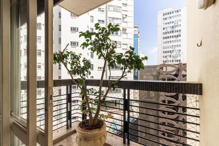 Apartamento à venda com 250m², 3 quartos e 3 vagas Apartamento à venda com 250m², 3 quartos e 3 vagasVaranda da Suíte