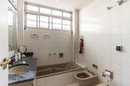 Apartamento à venda com 250m², 3 quartos e 3 vagas Apartamento à venda com 250m², 3 quartos e 3 vagasBanheiro