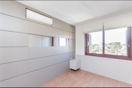 Quarto 1 de apartamento para alugar com 2 quartos, 179m² em Teresópolis, Porto Alegre
