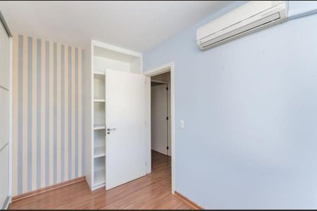 Quarto 2 de apartamento para alugar com 2 quartos, 179m² em Teresópolis, Porto Alegre