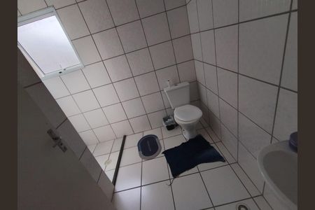 Banheiro de apartamento à venda com 2 quartos, 59m² em Setor Militar, Osasco