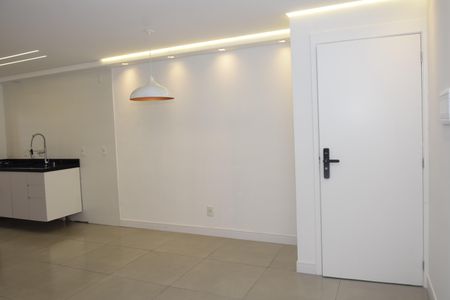 Sala de apartamento para alugar com 2 quartos, 54m² em Jardim de Lourdes, Embu das Artes