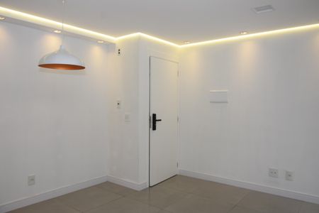 Sala de apartamento para alugar com 2 quartos, 54m² em Jardim de Lourdes, Embu das Artes