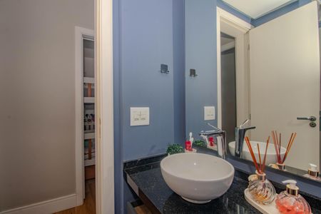 Apartamento à venda com 67m², 2 quartos e 1 vagaBanheiro Social