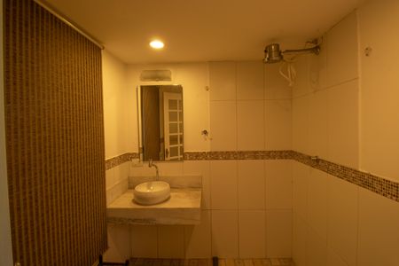 Casa de condomínio para alugar com 400m², 2 quartos e 4 vagasLavabo