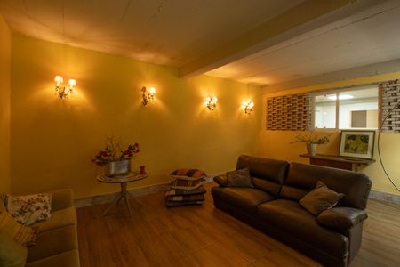 Casa de condomínio para alugar com 400m², 2 quartos e 4 vagasSala