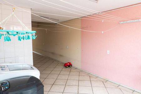 Casa à venda com 214m², 3 quartos e 4 vagasLavanderia