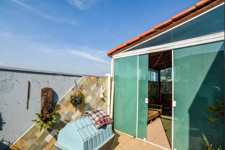 Casa à venda com 100m², 2 quartos e 2 vagasCobertura