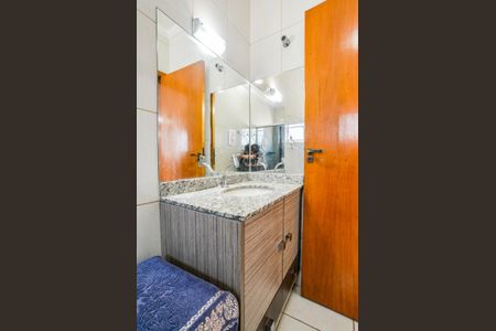 Casa à venda com 100m², 2 quartos e 2 vagasBanheiro da Suíte