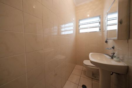 Casa à venda com 240m², 4 quartos e 2 vagasLavabo