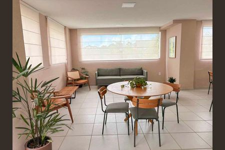 Apartamento para alugar com 56m², 2 quartos e sem vaga