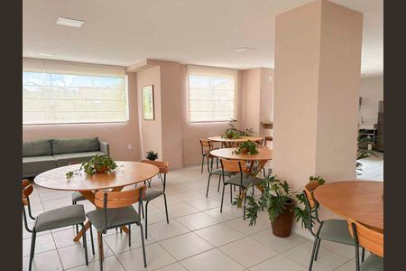 Apartamento para alugar com 56m², 2 quartos e sem vaga