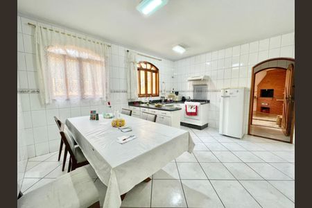 Casa à venda com 193m², 3 quartos e 4 vagasFoto 06