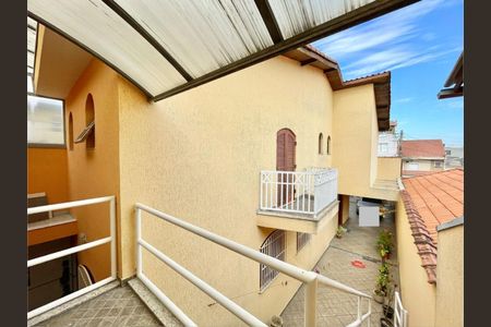 Casa à venda com 193m², 3 quartos e 4 vagasFoto 02