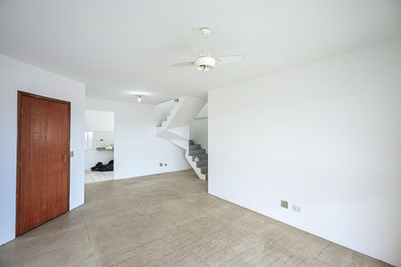 Apartamento para alugar com 333m², 3 quartos e 2 vagasSala