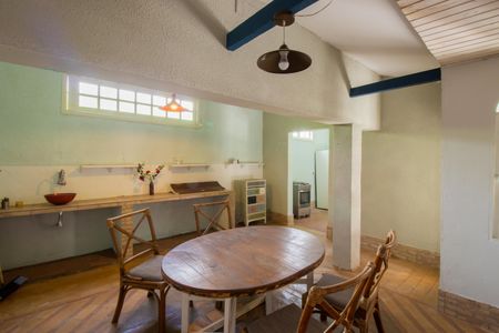 Casa de condomínio para alugar com 400m², 4 quartos e 3 vagasCozinha