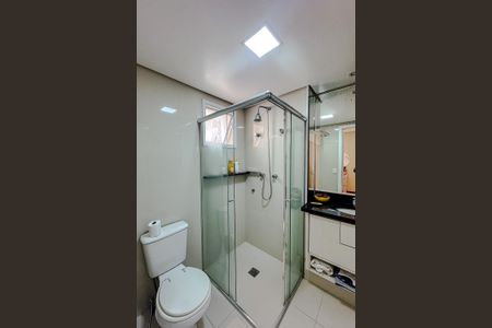 Apartamento à venda com 210m², 3 quartos e 4 vagas Apartamento à venda com 210m², 3 quartos e 4 vagasBanheiro da Suíte 2