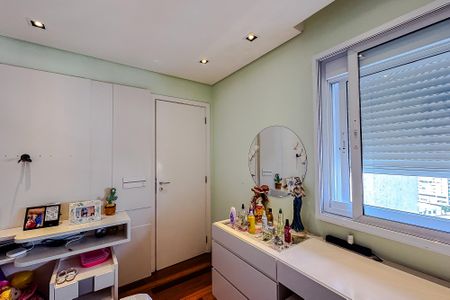 Apartamento à venda com 210m², 3 quartos e 4 vagas Apartamento à venda com 210m², 3 quartos e 4 vagasQuarto 2 - Suíte