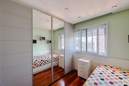 Apartamento à venda com 210m², 3 quartos e 4 vagas Apartamento à venda com 210m², 3 quartos e 4 vagasQuarto 3 - Suíte