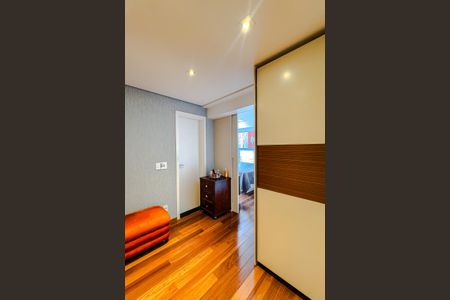 Apartamento à venda com 210m², 3 quartos e 4 vagas Apartamento à venda com 210m², 3 quartos e 4 vagasCloset da Suíte 1
