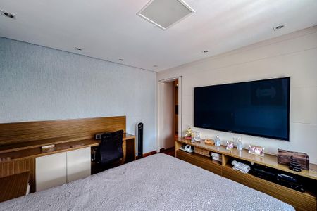 Apartamento à venda com 210m², 3 quartos e 4 vagas Apartamento à venda com 210m², 3 quartos e 4 vagasQuarto 1 - Suíte