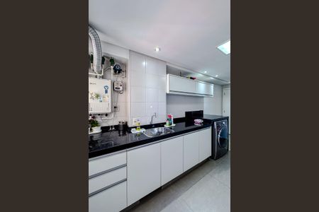 Apartamento à venda com 210m², 3 quartos e 4 vagas Apartamento à venda com 210m², 3 quartos e 4 vagasÁrea de Serviço