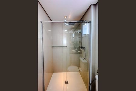 Apartamento à venda com 210m², 3 quartos e 4 vagas Apartamento à venda com 210m², 3 quartos e 4 vagasBanheiro da Suíte 3