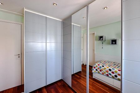 Apartamento à venda com 210m², 3 quartos e 4 vagas Apartamento à venda com 210m², 3 quartos e 4 vagasQuarto 3 - Suíte