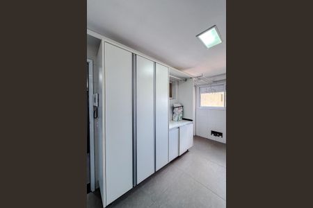 Apartamento à venda com 210m², 3 quartos e 4 vagas Apartamento à venda com 210m², 3 quartos e 4 vagasÁrea de Serviço