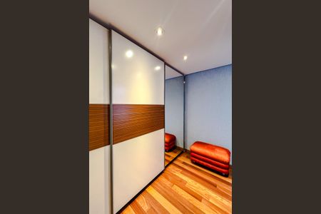 Apartamento à venda com 210m², 3 quartos e 4 vagas Apartamento à venda com 210m², 3 quartos e 4 vagasCloset da Suíte 1
