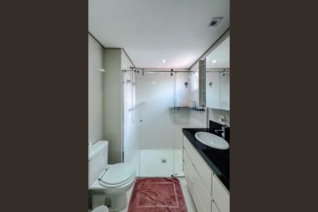 Apartamento à venda com 210m², 3 quartos e 4 vagas Apartamento à venda com 210m², 3 quartos e 4 vagasBanheiro da Suíte 1
