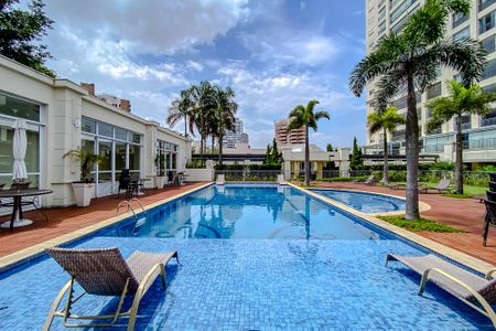 Apartamento à venda com 210m², 3 quartos e 4 vagasÁrea comum - Piscina