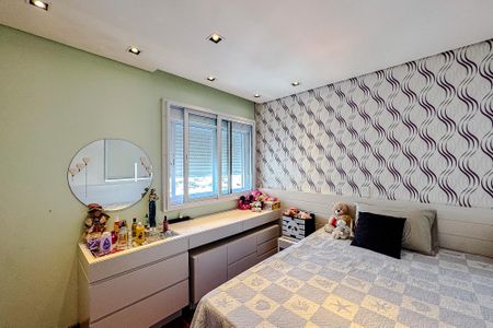 Apartamento à venda com 210m², 3 quartos e 4 vagas Apartamento à venda com 210m², 3 quartos e 4 vagasQuarto 2 - Suíte