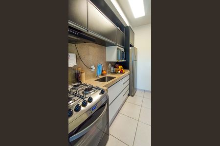 Cozinha  de apartamento à venda com 2 quartos, 60m² em Vila Nova, Porto Alegre