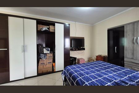 Casa à venda com 350m², 5 quartos e 3 vagas Casa à venda com 350m², 5 quartos e 3 vagasQuarto 2