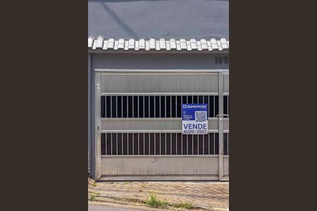 Casa à venda com 270m², 4 quartos e 4 vagas Casa à venda com 270m², 4 quartos e 4 vagasPlaca Instalada na Fachada