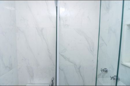 Apartamento à venda com 75m², 3 quartos e 1 vaga Apartamento à venda com 75m², 3 quartos e 1 vagaBanheiro Social