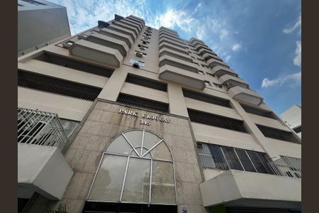 Apartamento à venda com 75m², 3 quartos e 1 vaga Apartamento à venda com 75m², 3 quartos e 1 vagaFachada