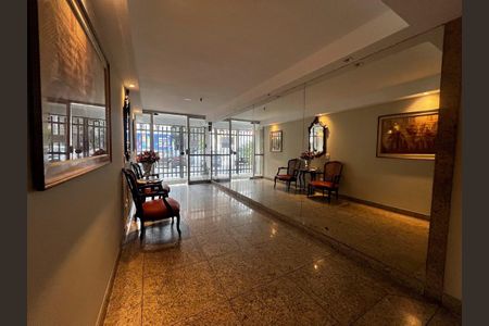 Apartamento à venda com 75m², 3 quartos e 1 vaga Apartamento à venda com 75m², 3 quartos e 1 vagaHall