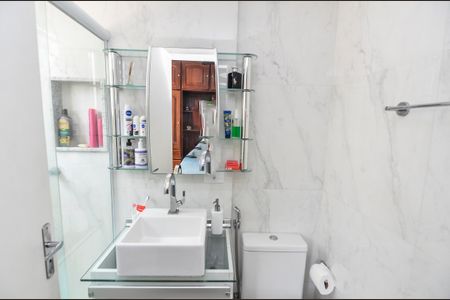 Apartamento à venda com 75m², 3 quartos e 1 vaga Apartamento à venda com 75m², 3 quartos e 1 vagaBanheiro da Suíte